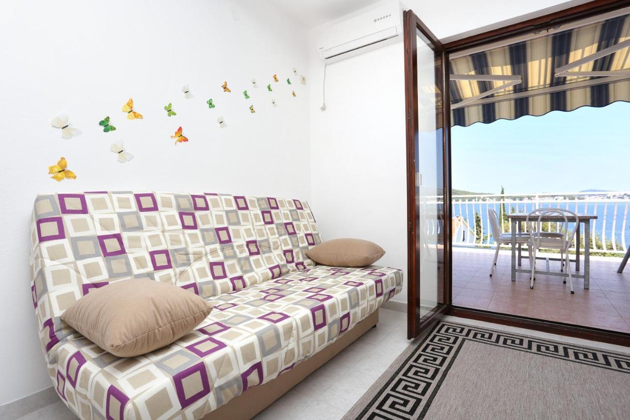 Family Friendly Seaside Apartments Razanj, Rogoznica - 10373 Exterior photo