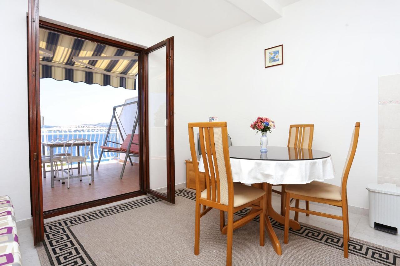 Family Friendly Seaside Apartments Razanj, Rogoznica - 10373 Exterior photo