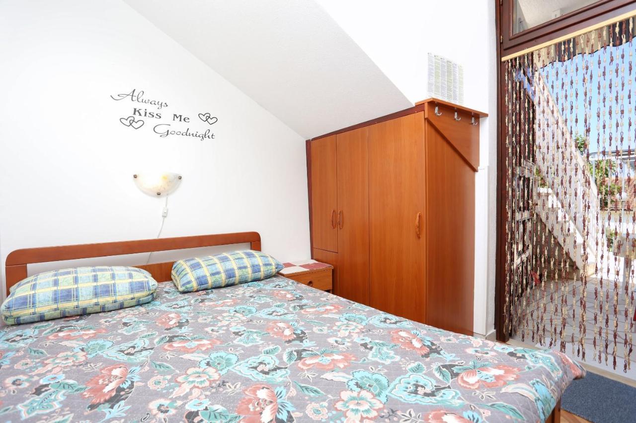 Family Friendly Seaside Apartments Razanj, Rogoznica - 10373 Exterior photo