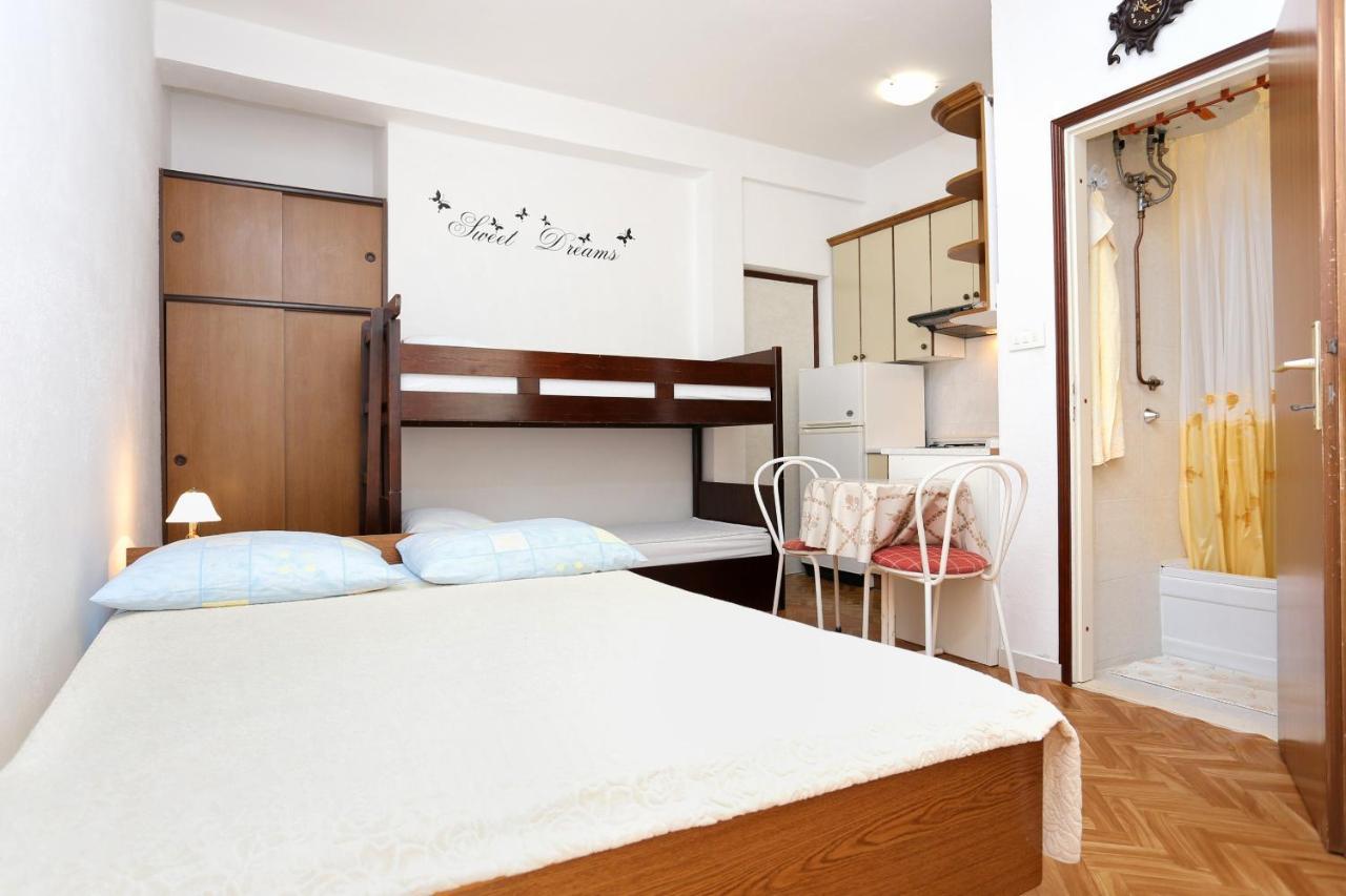 Family Friendly Seaside Apartments Razanj, Rogoznica - 10373 Exterior photo